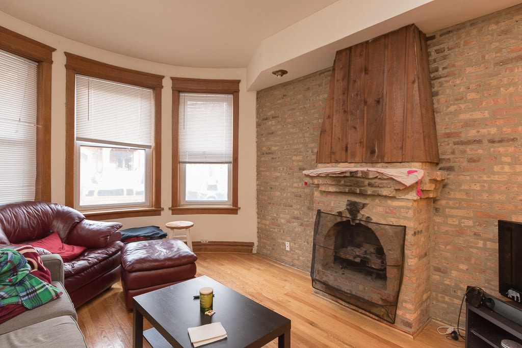 Primary Photo - 3826 N Kenmore Ave