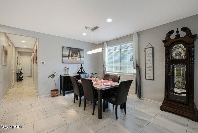 Foto del edificio - 2112 S 123rd Ln