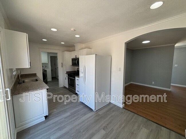 Foto del edificio - 5429 Greenbrier Way