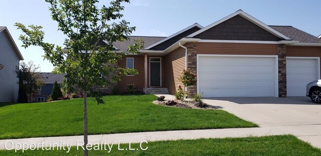 Building Photo - 4 br, 3 bath House - 427 15th Ave NE