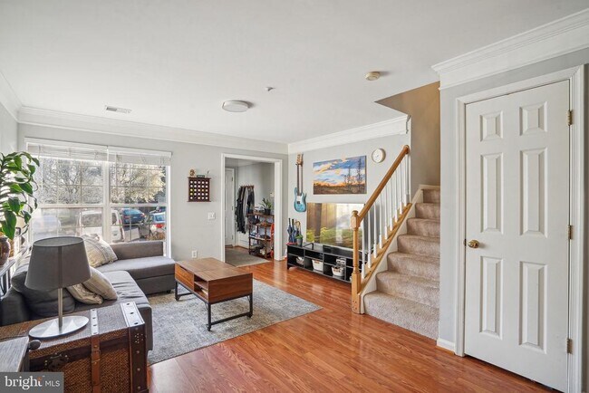 Foto del edificio - 3842 Clore Pl