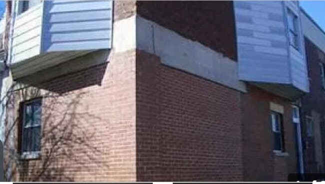 Building Photo - 6301 Reedland St