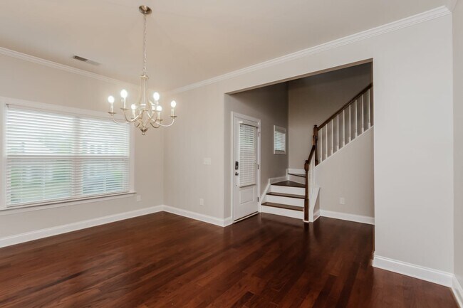 Building Photo - 2634 Eight Iron Dr