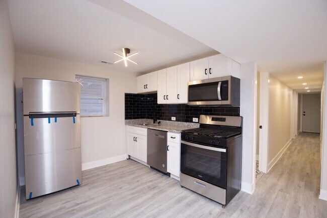 Foto del edificio - 2935 N Lawndale Ave