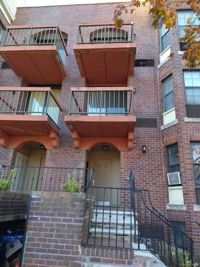 Foto del edificio - 71-18 164th St