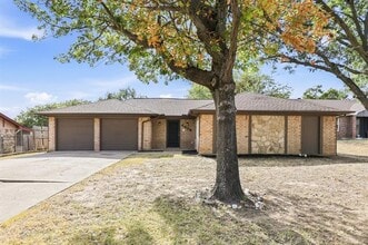 Building Photo - 6609 Chilton Dr