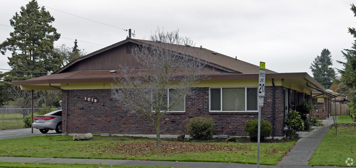 Building Photo - 1019 W Pioneer Ave