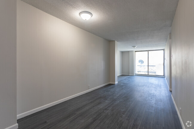 1BR,1BA,-625SF, The Newport - Oceanside Tower