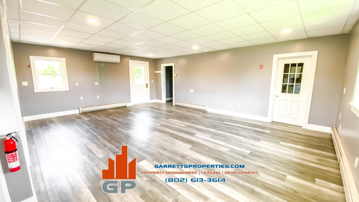 Foto principal - 53 E Main St