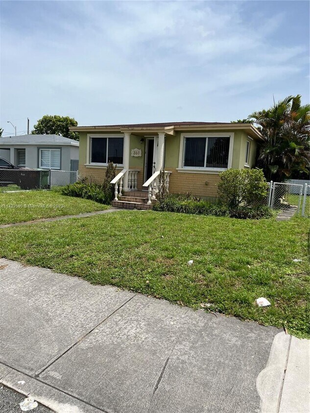Foto principal - 860 E 32nd St