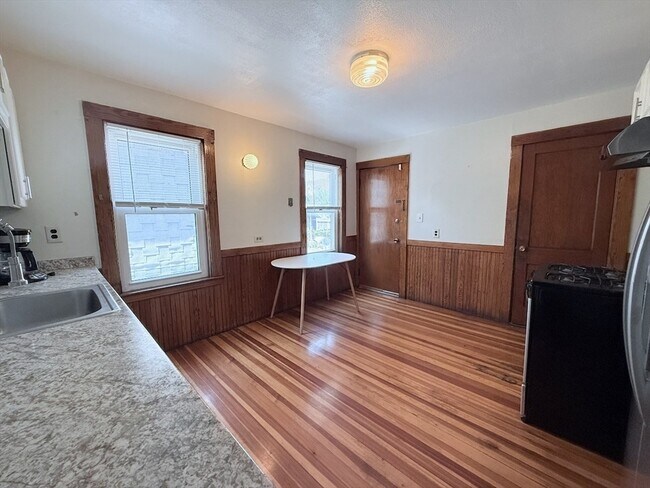 Foto del edificio - 90 Homes Ave