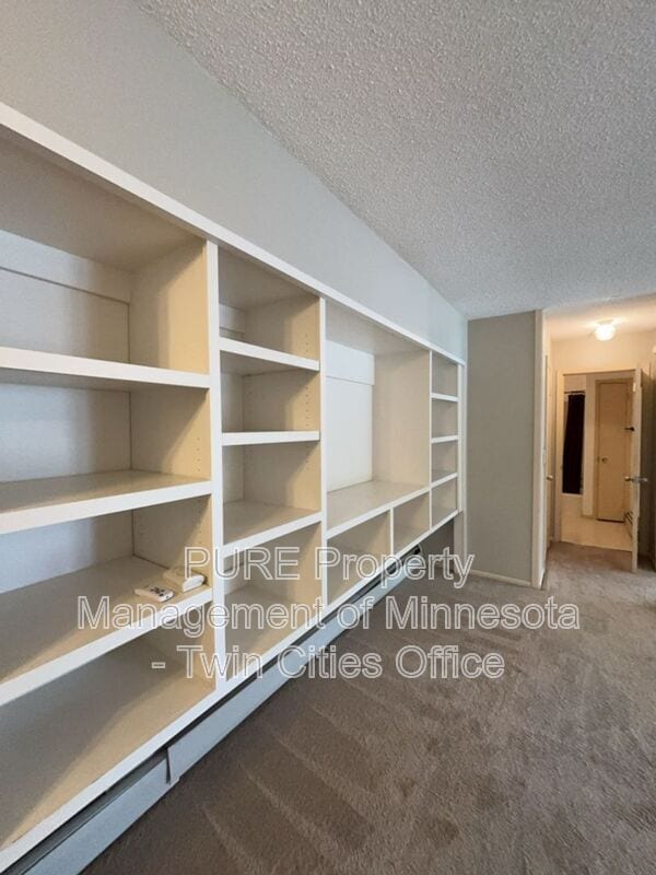 Building Photo - 1311 W 82nd St