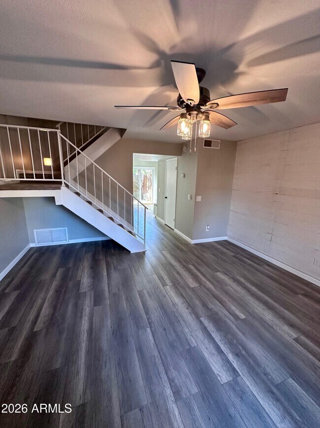 Building Photo - 4901 E Kelton Ln