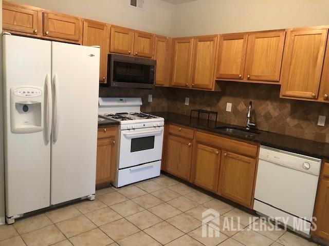 Foto del edificio - 301 Pinelli Dr