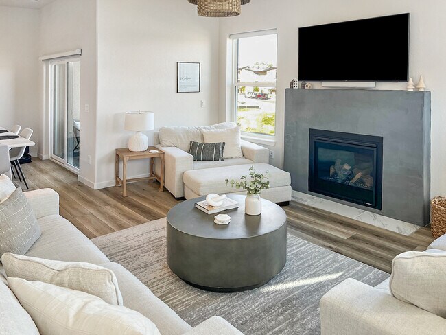 Foto del edificio - 5707 Villa Lorenzo Dr