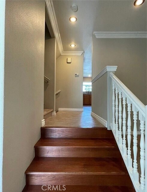 Foto del edificio - 1049 Evergreen Ct