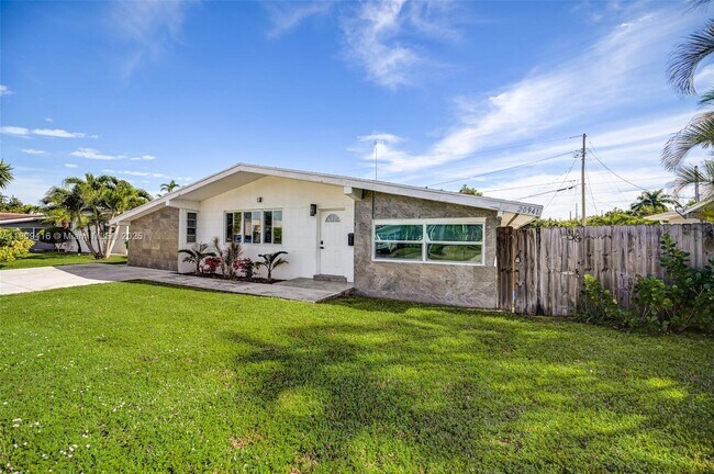 Foto del edificio - 20941 NE 25th Ct