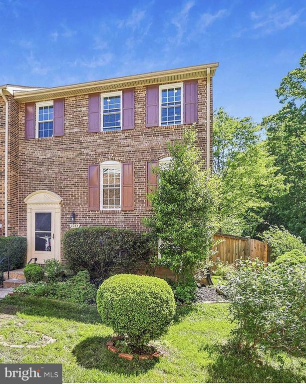 Building Photo - 7081 Leewood Forest Dr