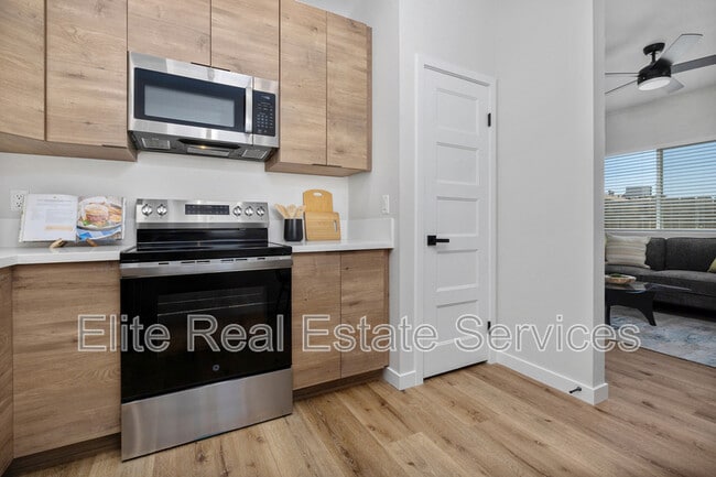 Building Photo - 3315 Clairemont Mesa Blvd