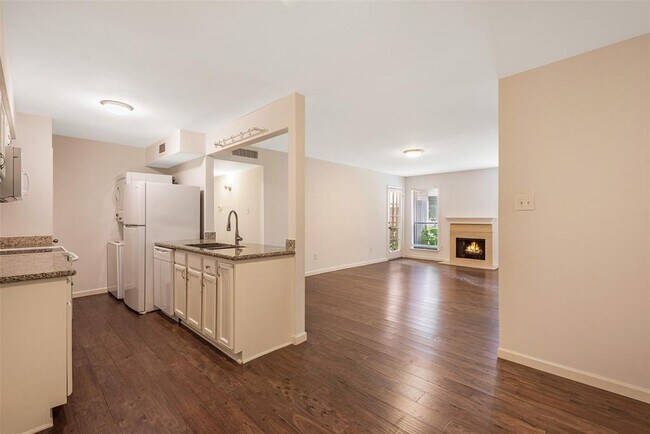 Building Photo - 1601 S Shepherd Dr