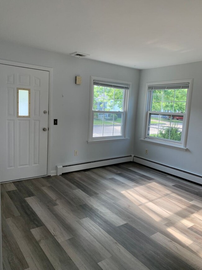 Building Photo - 3 br, 1 bath House - 119 Miami Place
