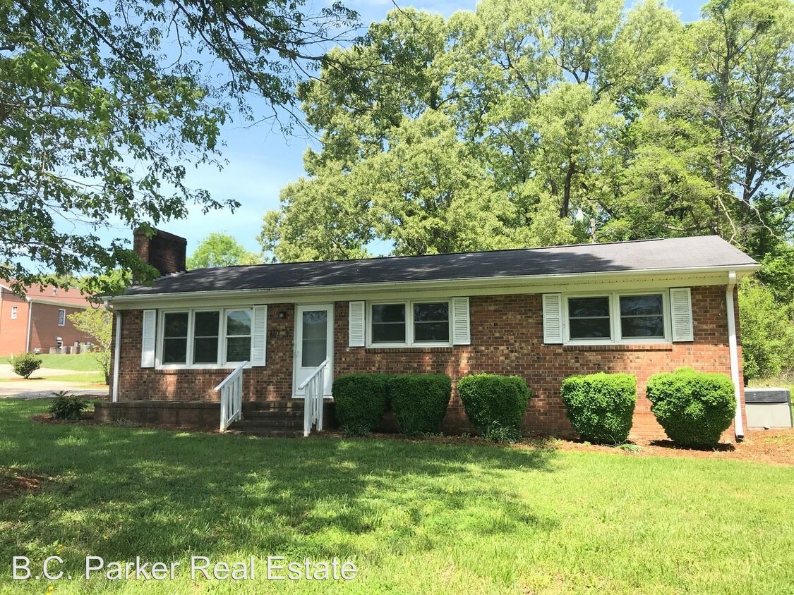 Primary Photo - 3 br, 2 bath House - 218 Ballpark Ave