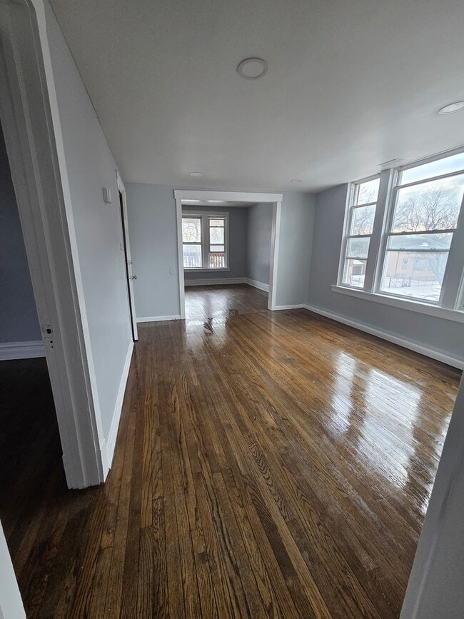 Building Photo - 2704 E 77th St