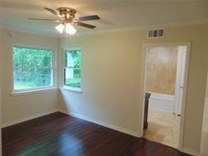 Building Photo - 10232 Pinecrest Dr