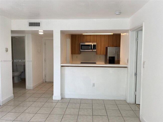 Foto del edificio - 7075 NW 186th St