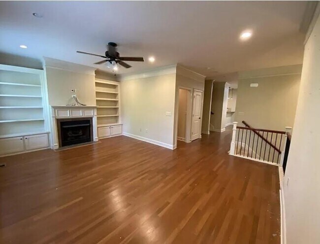 Foto del edificio - 815 Millwork Cir