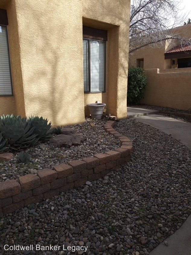 Primary Photo - 2 br, 1 bath House - 10287 Las Casitas Ct NE