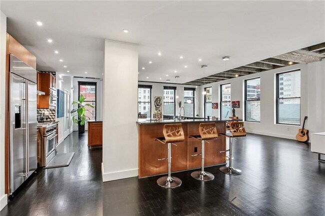 Foto del edificio - 90 Fairlie St NW
