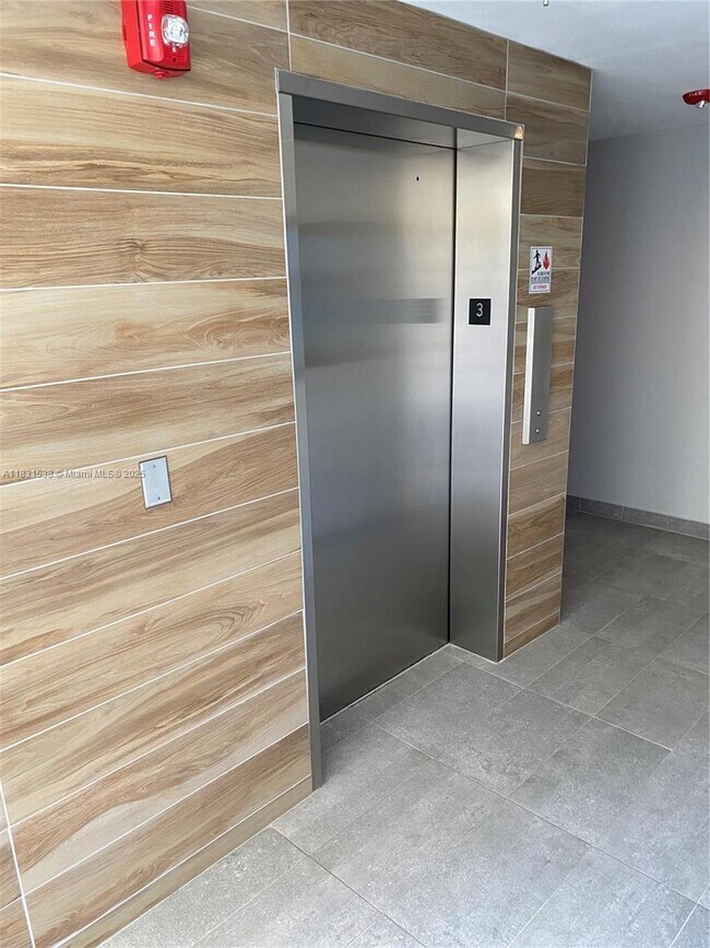 Foto del edificio - 836 SW 2nd St