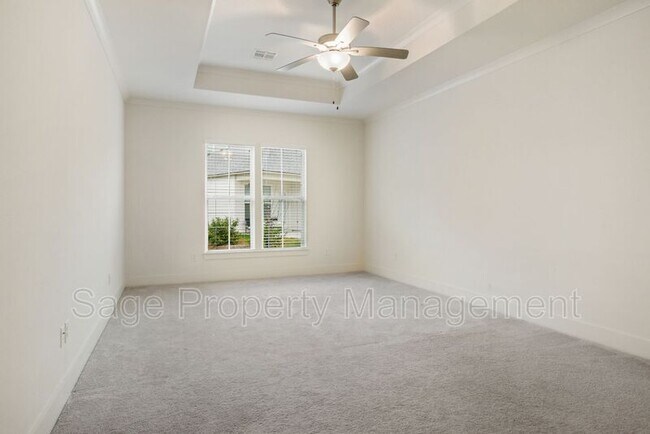 Building Photo - 8941 Southlawn Dr