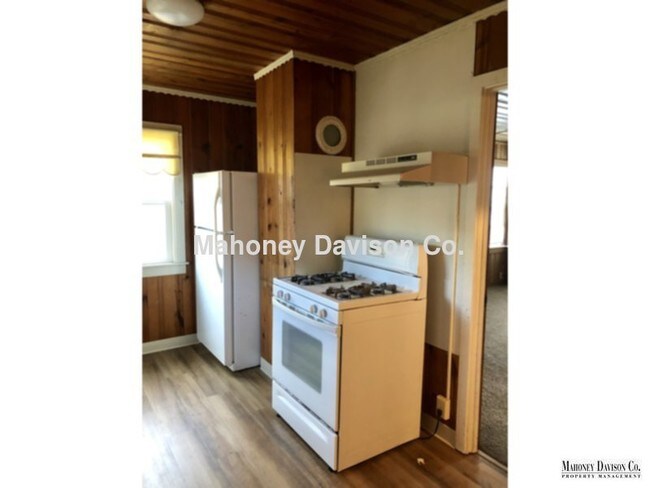 Foto del edificio - Charming 1 bdrm/1 bath cottage, new carpet...