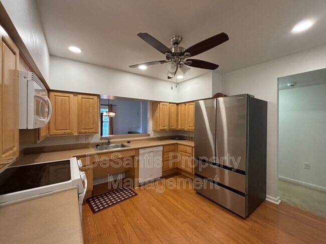Foto del edificio - 136 Pleasant Ridge Rd