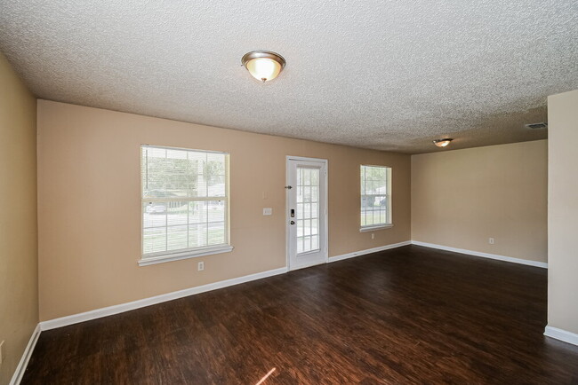 Building Photo - 1554 Brook Forest Dr