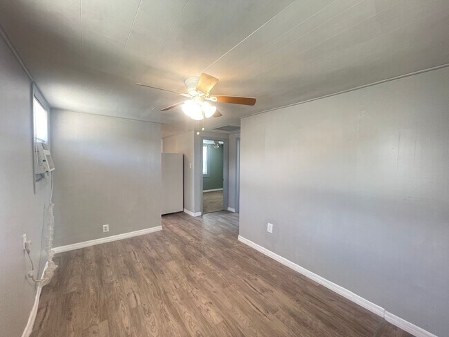 Building Photo - Charming 2-Bedroom Home in Apopka. Availab...