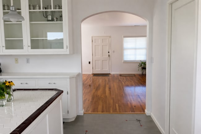 Building Photo - 1615 Phillips Ln