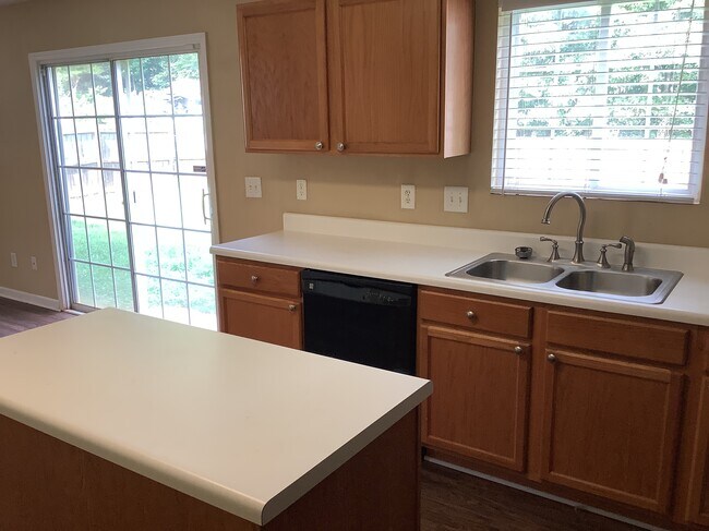 Building Photo - 5710 Waterpoint Dr