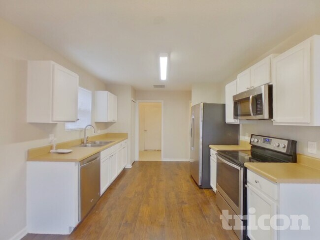 Foto del edificio - 923 Littleton Dr