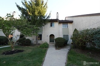 Building Photo - 151 Tennyson Dr