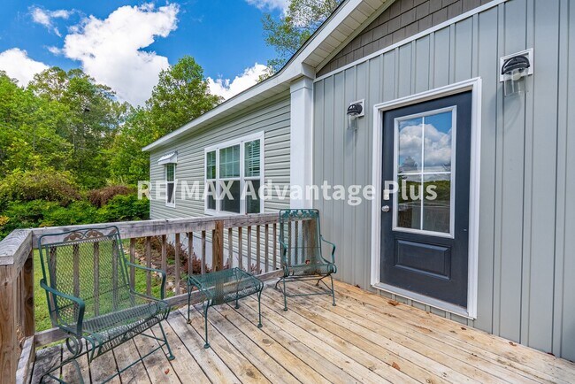 Building Photo - 1407 Paradise Rd