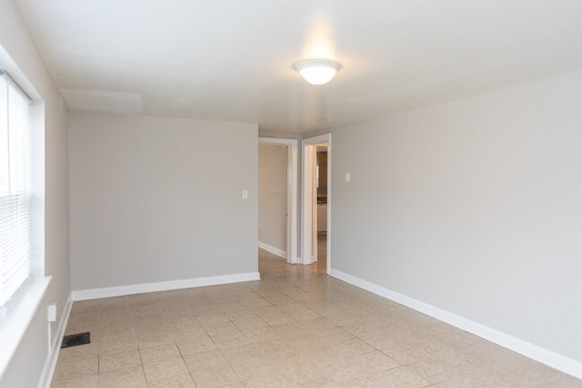 Foto del edificio - 225 N Anderson St