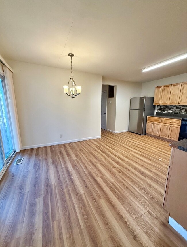 Building Photo - 206 Liberty Dr