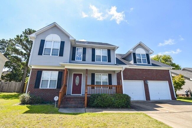 Building Photo - 3 Bedroom and 2.5 Bath Home - No Pets