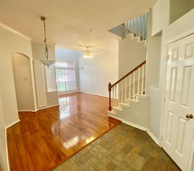 Foto del edificio - 2710 Grants Lake Blvd