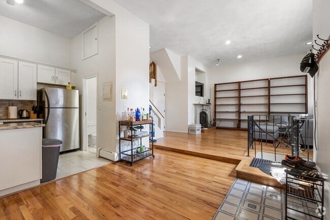 Building Photo - 113 W Dedham St