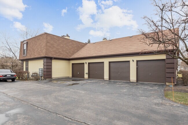 Building Photo - 5S530 Scots Dr