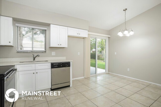 Foto del edificio - 1547 Elmwood Ave